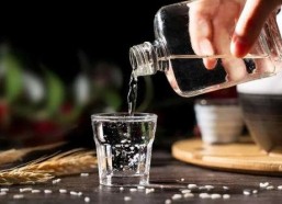 情深如酒十年难酿,十年酒香浓