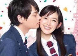 一吻定情,跨越时空的浪漫邂逅